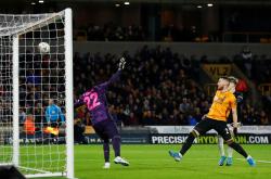 包含今晚罗马备战足总杯；更衣室发声细节曝光；信心回归；轮换策略成焦点的词条爱游戏网页版