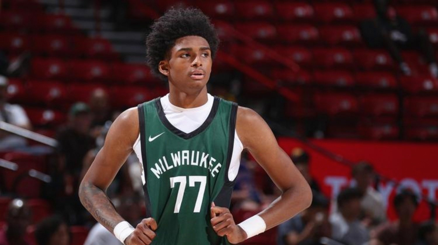 今晚德甲传出新动向，密尔沃基雄鹿外线爆发，管理层表态：信心回归，赛季目标并未改变的简单介绍