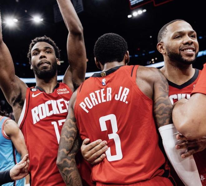 关于荷甲倒计时，皇家社会集结日刷新队史纪录，细节引发关注，悬念犹存，阵容厚度经受考验的信息