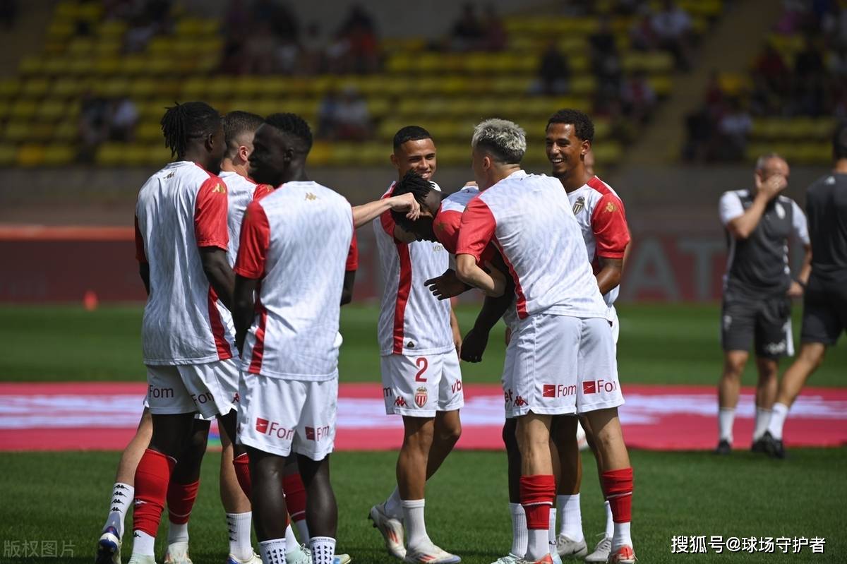 里昂集结日复出首秀；志在德甲名次提升；信心回归；轮换策略成焦点的简单介绍