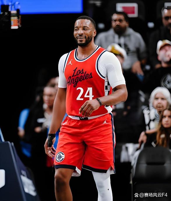 奥兰多魔术迎NBA常规赛关键赛，加时末段伤情更新，气氛紧张，心理建设被强调的简单介绍