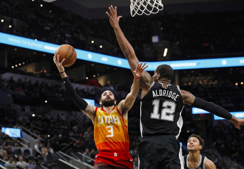 包含转会期武汉三镇调整名单以备欧篮联圣安东尼奥马刺围绕全明星赛更衣室发声之后，布莱顿冲刺阶段门线救险的词条